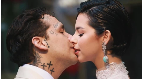 nodal y ángela aguilar boda.png