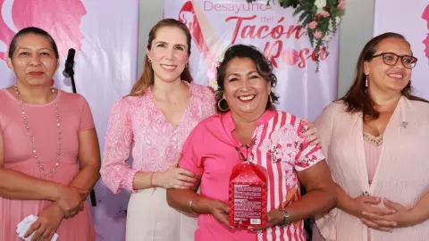 Segundo desayuno del Tacón Rosa en Isla Mujeres
