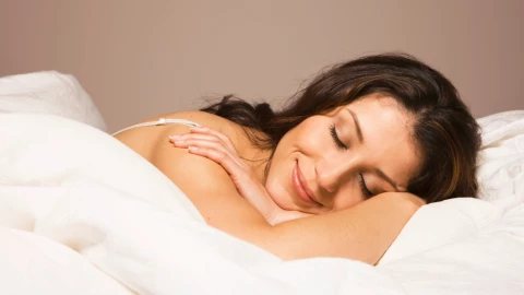 Dormir más durante el fin de semana podría prevenir ataques cardíacos