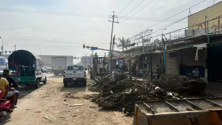 Anuncian regreso a clases en Acapulco y Coyuca de Benítez tras el impacto del huracán Otis.