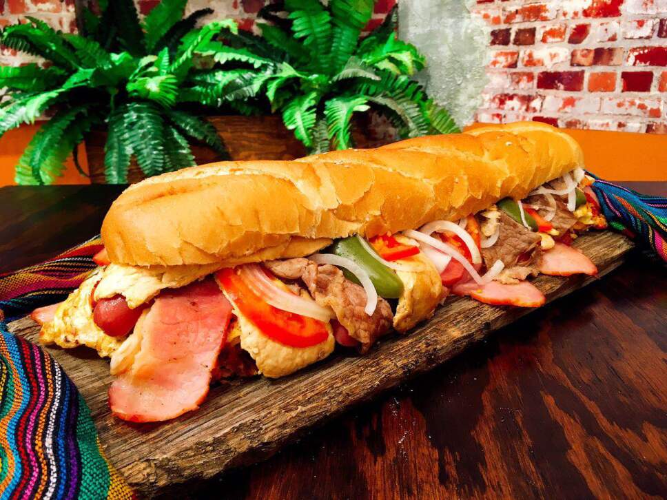 Mega Sándwich Rocky, Cocineros Mexicanos