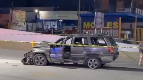 Hombre recibe disparos en plaza comercial rumbo a Aeropuerto