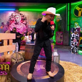 La Resolana Emmanuel Cortes canta en vivo su éxito de Amor, poniendo a bailar al público y a los invitados de lujo.jpg