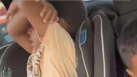 Niño etiope quiere ser mexicano y hace berrinche a sus padres