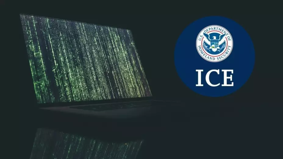 Computadora y logo del ICE.