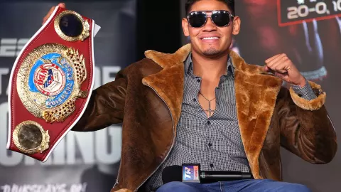 Emanuel Vaquero Navarrete pelea Robson Conceicao boxeo