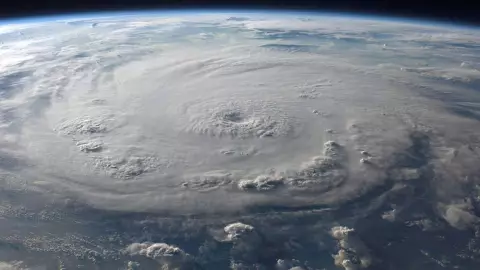 Detectan nueva zona de baja presión con potencial ciclónico CERCA de la Península de Yucatán