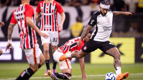 El gol digno del Pusk&aacute;s de Memphis Depay en Brasil