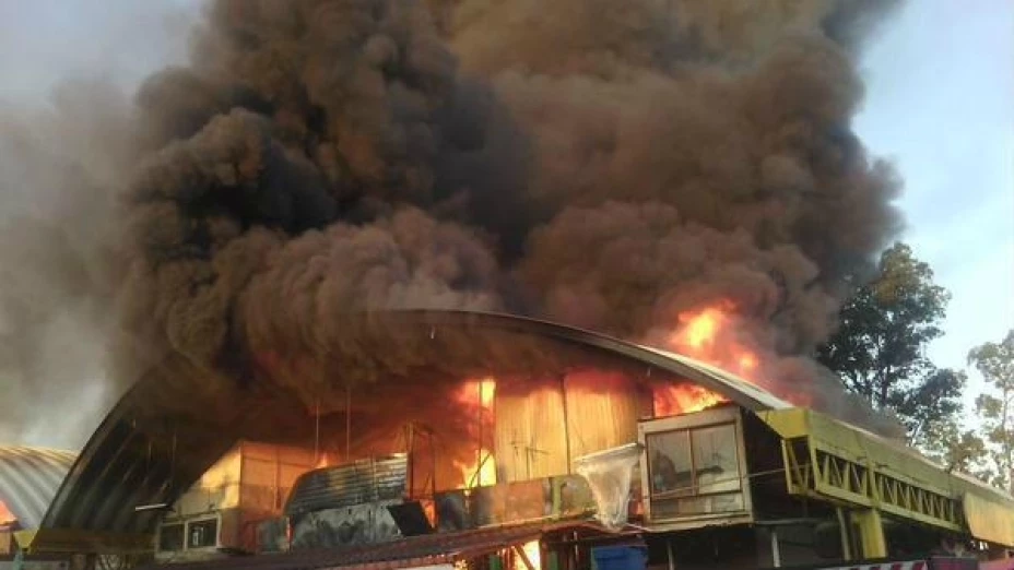 Incendio en Central de Abastos (FOTOS)
