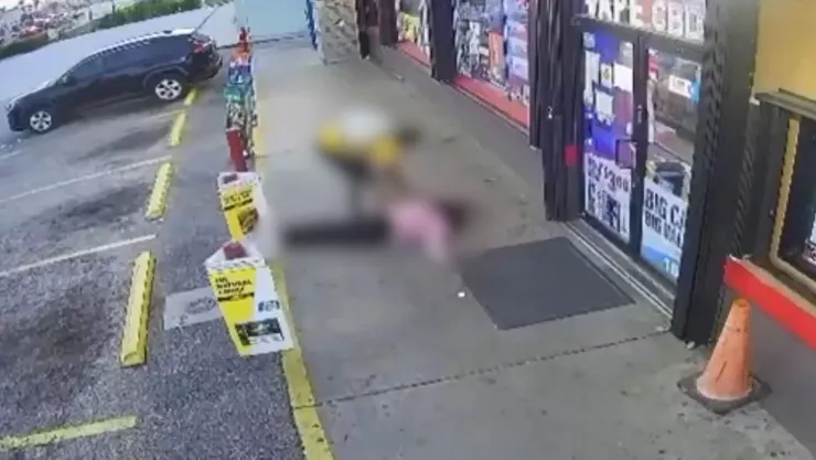 ¡VIDEO SENSIBLE! Hombre mat4 a una empleada de gasolinera; uso un martillo.jpg