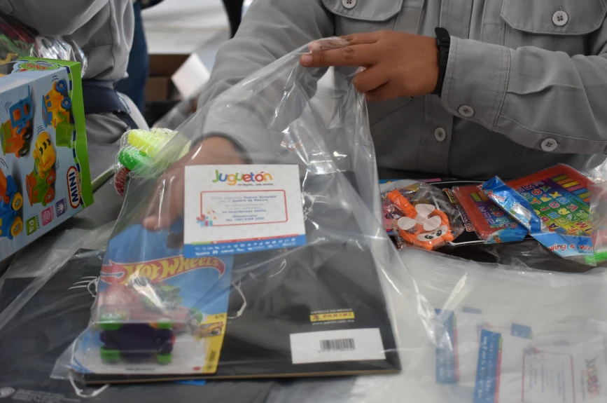 ¡Agradecemos a estos héroes que siguen sumándose con la causa del Juguetón Azteca! ¡Gracias, SSC, CDMX!