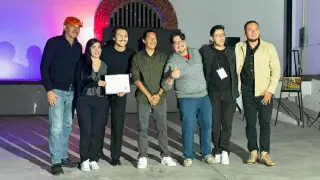 Monolith recibe reconocimiento en Gómez Palacio.jpg