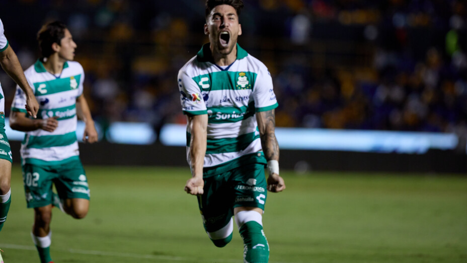 Fernando Gorriarán celebra con Santos
