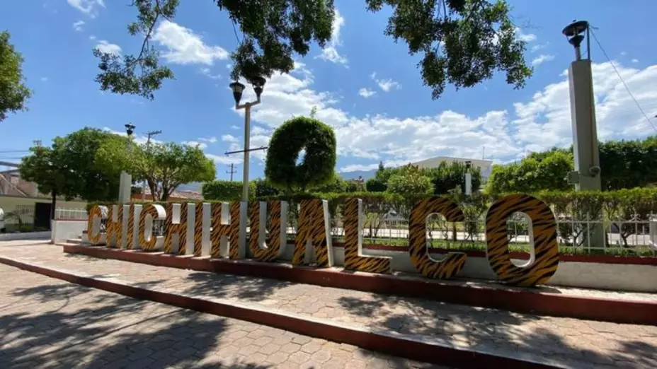 Autoridades de Guerrero suspenden clases en Chichihualco tras enfrentamiento armado.