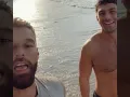 Ricky Martin y su pareja en el mar.jpg