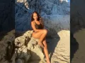 Karla en la playa.jpg
