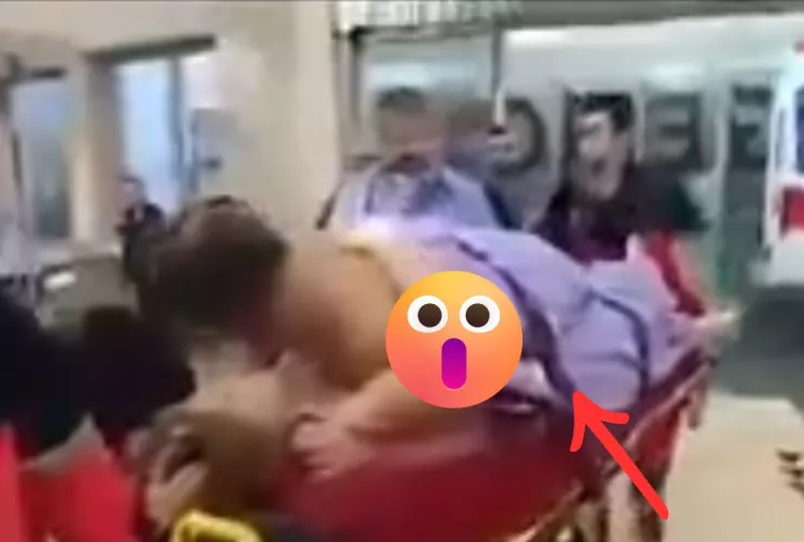 Pareja se queda pegada