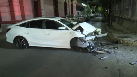 Salia de la iglesia y choco con casa.jpg