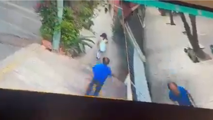 Detienen a presunto acosador de joven estudiante en Azcapotzalco, cámaras de seguridad lo captan.png