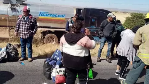 Vuelca autobus en Zacatecas.