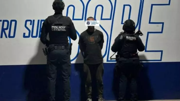 detenido por portar equipo táctico