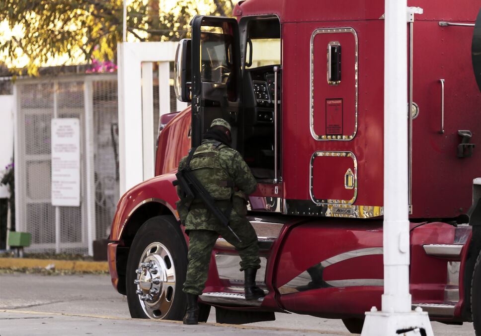 Gobierno federal trabaja para normalizar distribución de combustibles