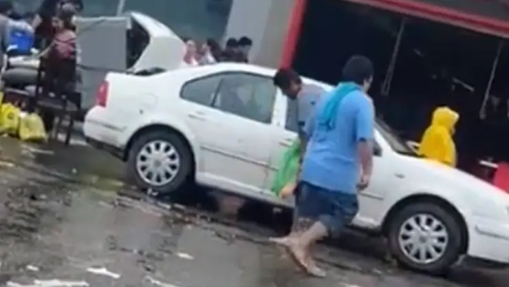 Saqueos en Acapulco tras huracán Otis