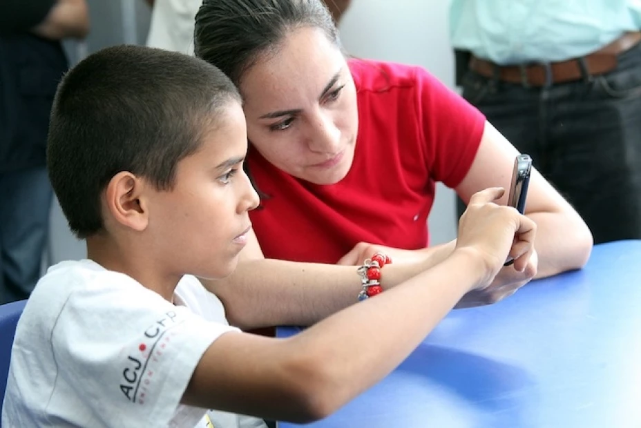 “Los padres y los menores deben entender que no toda persona en la red Internet es quien dice ser”, dijo el director del ICE, John Morton, durante la conferencia de prensa en que se dieron a conocer los resultados