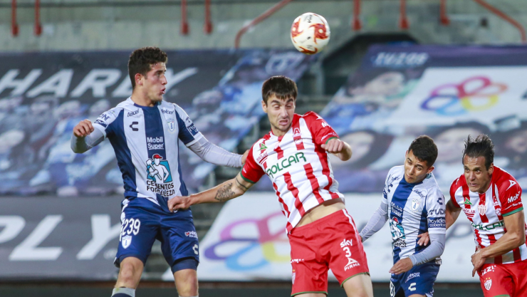 Eduardo Mustre con el Pachuca