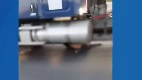 Ladrón es arrastrado por un tráiler y muere en la México - Puebla