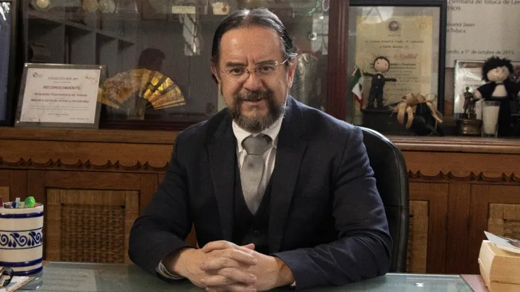 Gerardo Urbán transforma la figura del director de orquesta con conciertos que conectan al público y rompen moldes clásicos.