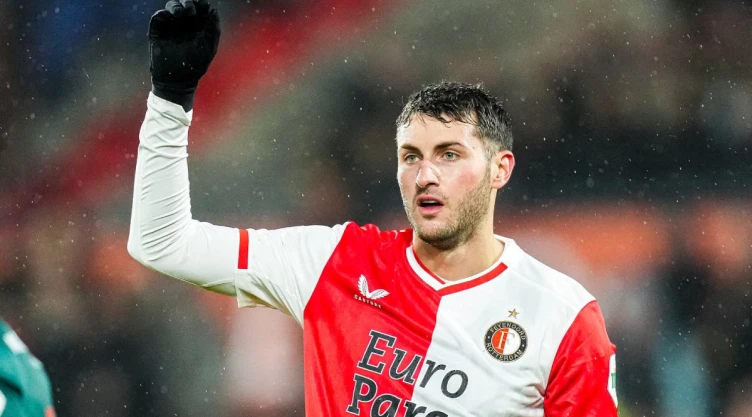 Santiago Giménez con Feyenoord