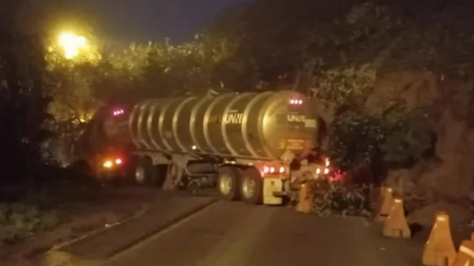 derrumbe autopista puebla-orizaba vías alternas