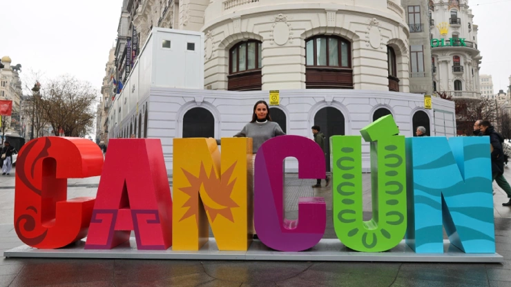 ¡Escenario mundial! Ana Paty Peralta promociona Cancún en la Fitur 2025.jpg