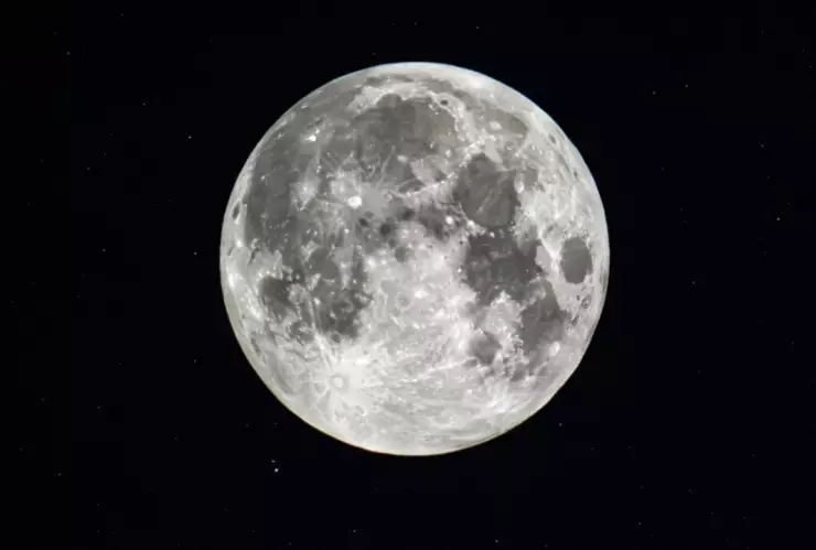 Espectáculo astronómico en agosto: acercamientos planetarios y la Luna en el cielo de México.