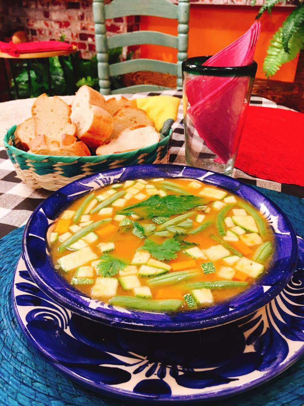 caldo tlalpeño cocineros mexicanos