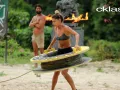 Aranza recorriendo el circuito a toda velocidad en Survivor México 2023.