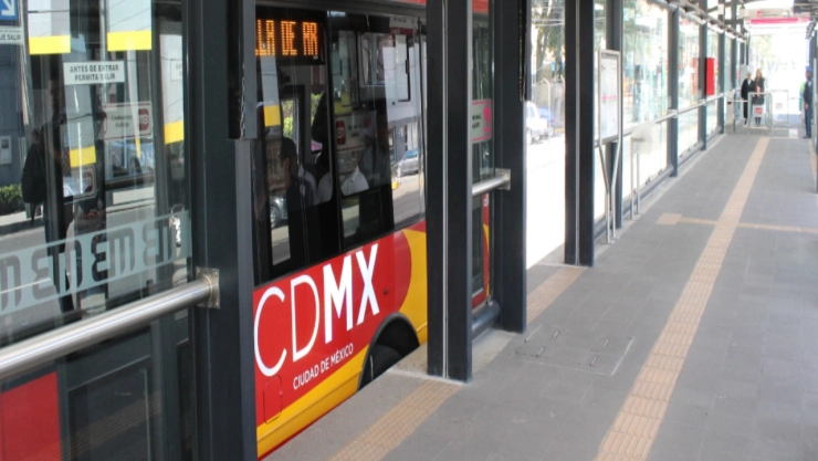 Metrobús de CDMX abre vacantes de trabajo: Requisitos para ganar hasta 16 mil pesos