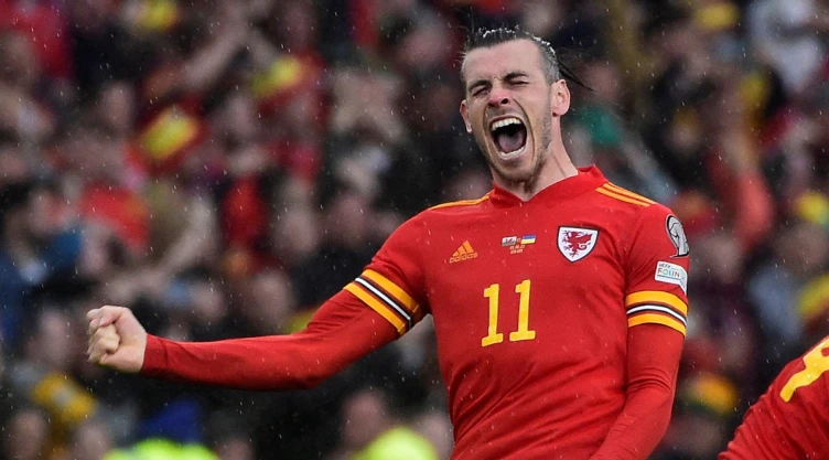 Gareth Bale celebra el pase Gales al Mundial Qatar 2022