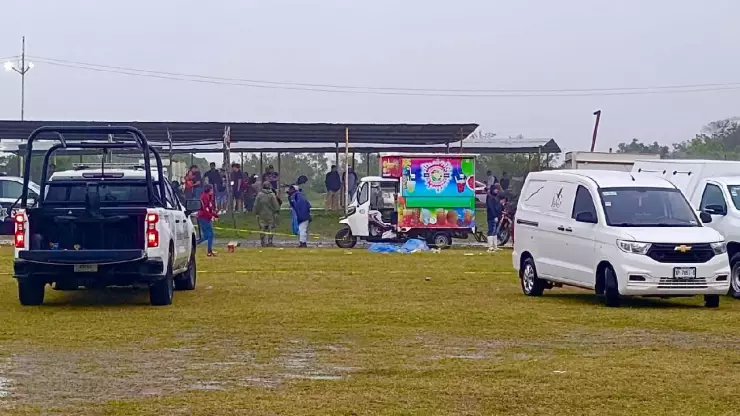 Así quedaron los cuerpos de las víctimas de ataque armado durante partido de futbol en Tuxpan, ante decenas de familias