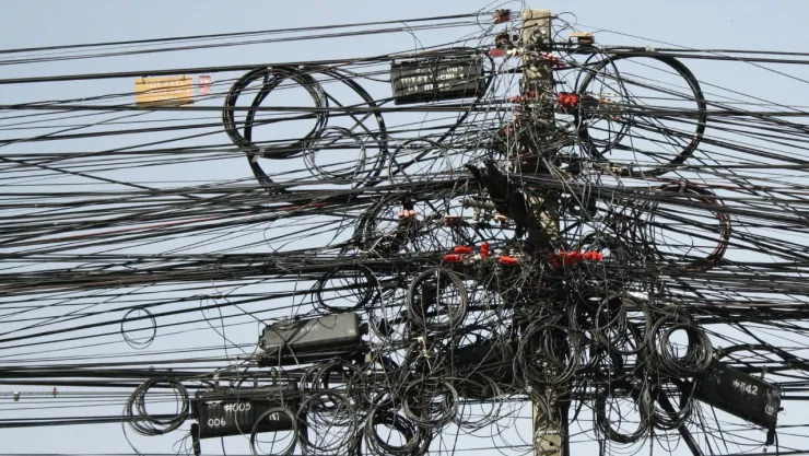 Pasos para mandar a retirar el cableado que no sirve de los postes de tu colonia