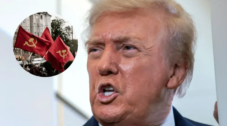 Donald Trump y banderas de la Unión Soviética con el martillo y la hoz.