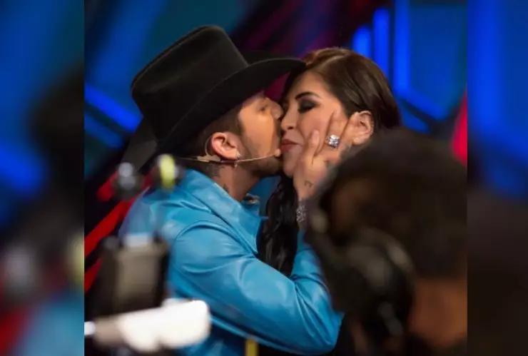 Mamá de Christian Nodal manda polémico mensaje tras demanda de Universal Music.