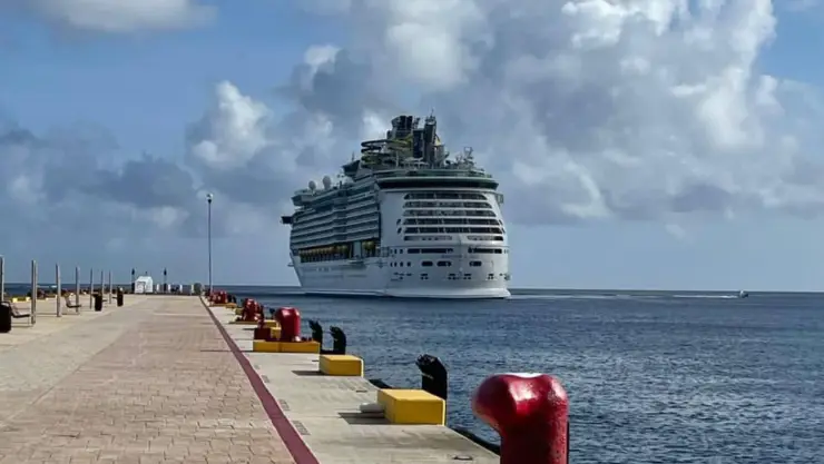 ¡Se reactiva el turismo! Arriban los primeros cruceros a Cozumel tras el paso del huracán Beryl