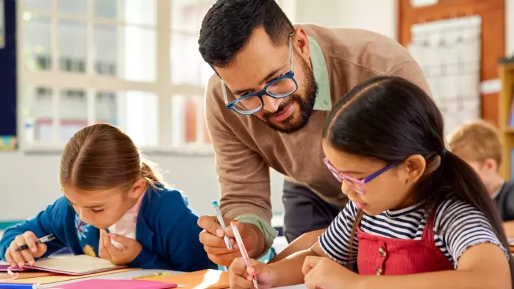 ¿Hay clases el viernes 29 de noviembre?