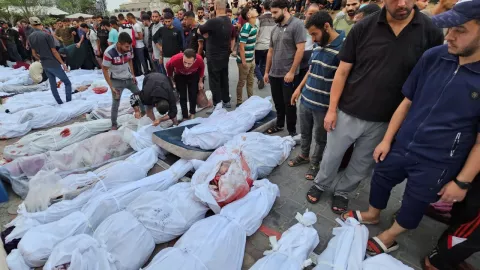 Ataque aéreo israelí mata a 50 en campo de refugiados en Gaza