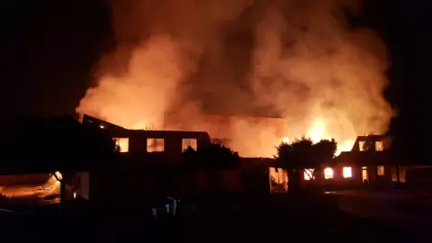 VIDEO: Se registra incendio en casa hogar de Tijuana esta madrugada