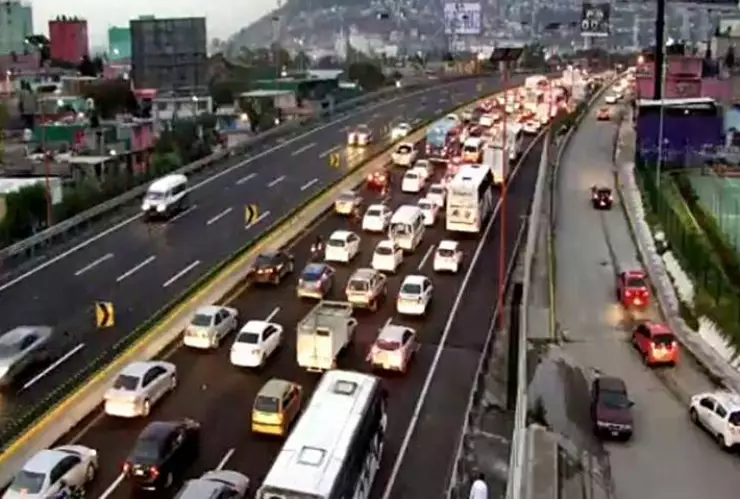 circulación vehicular en la autopista México-Pachuca