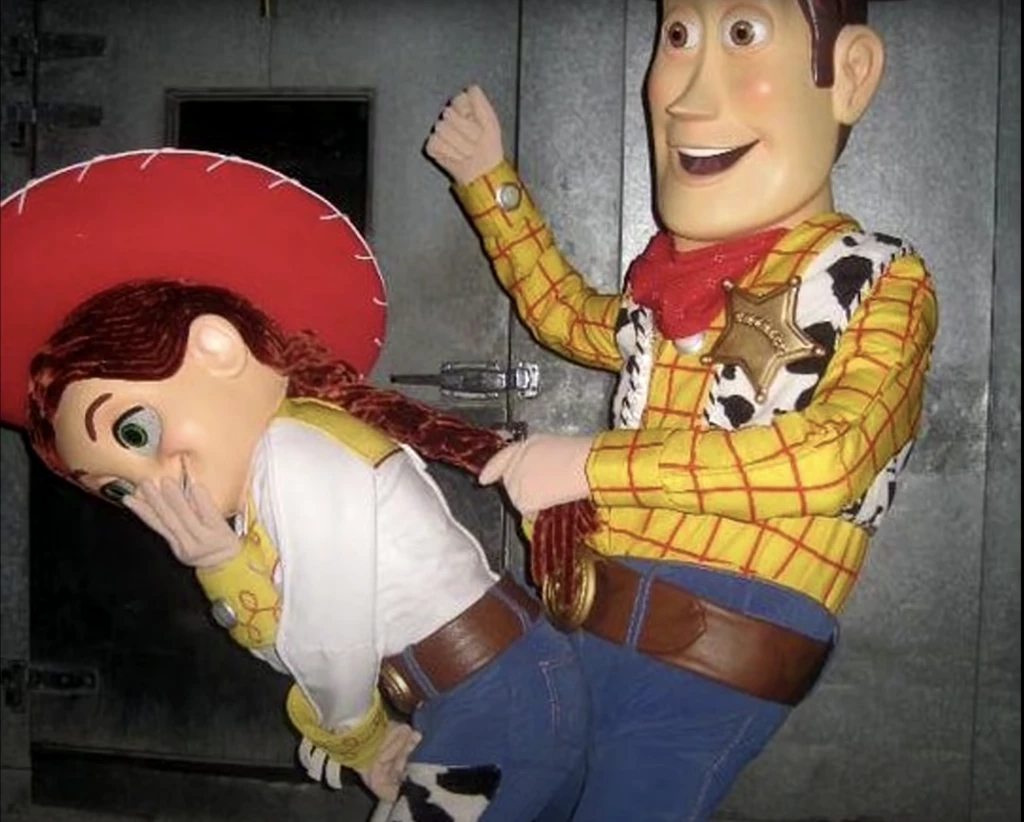 Los secretos más oscuros que pasan tras las paredes de Disney
