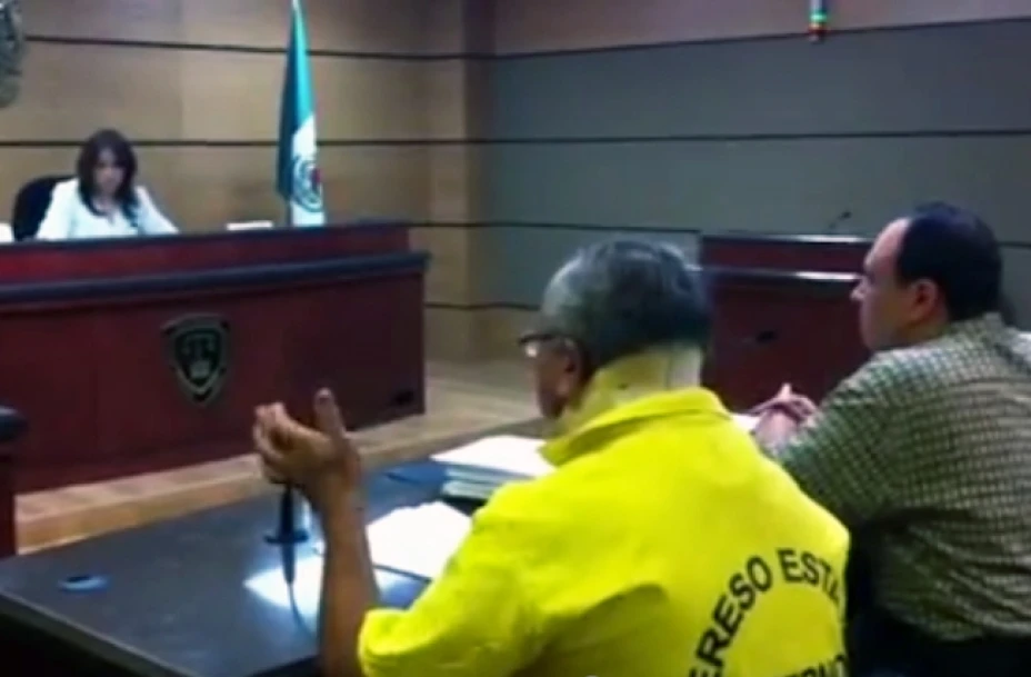 Es el segundo día consecutivo en que el conductor se presenta ante un juez